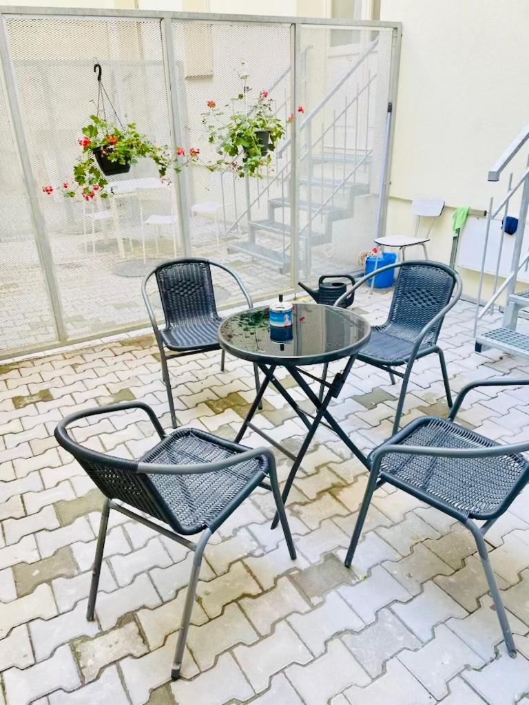 Cozy Design Homestay With Terrace Прага Екстериор снимка